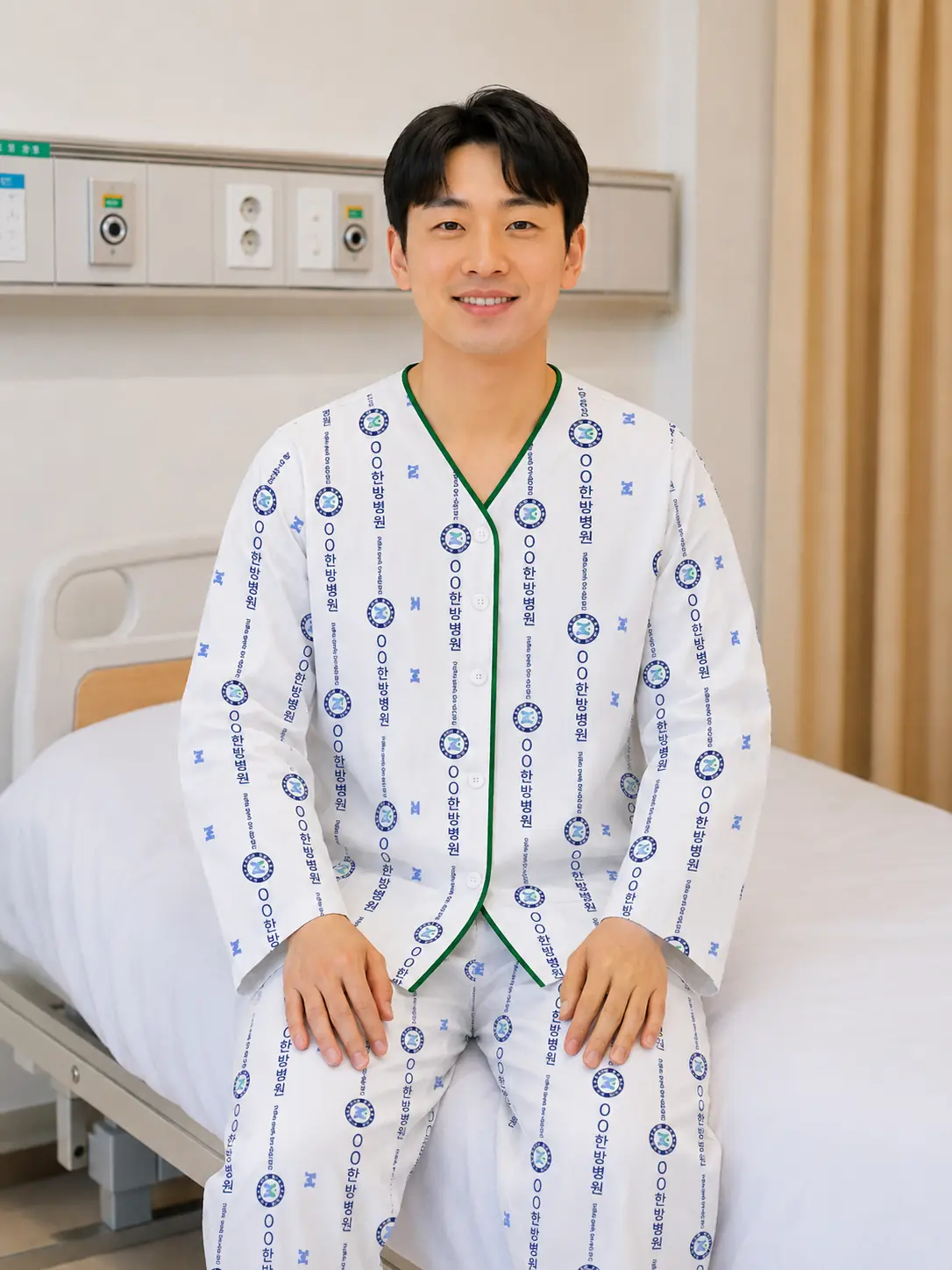 세로 무늬 환자복 앞면